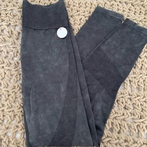 NWT PINK best booty workout leggings
